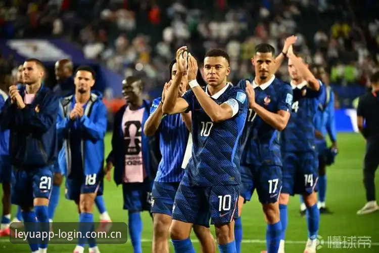 揭秘法国队3-0背后：一场被雷暴劈成两半的比赛，藏着世界杯射手王之争的所有秘密